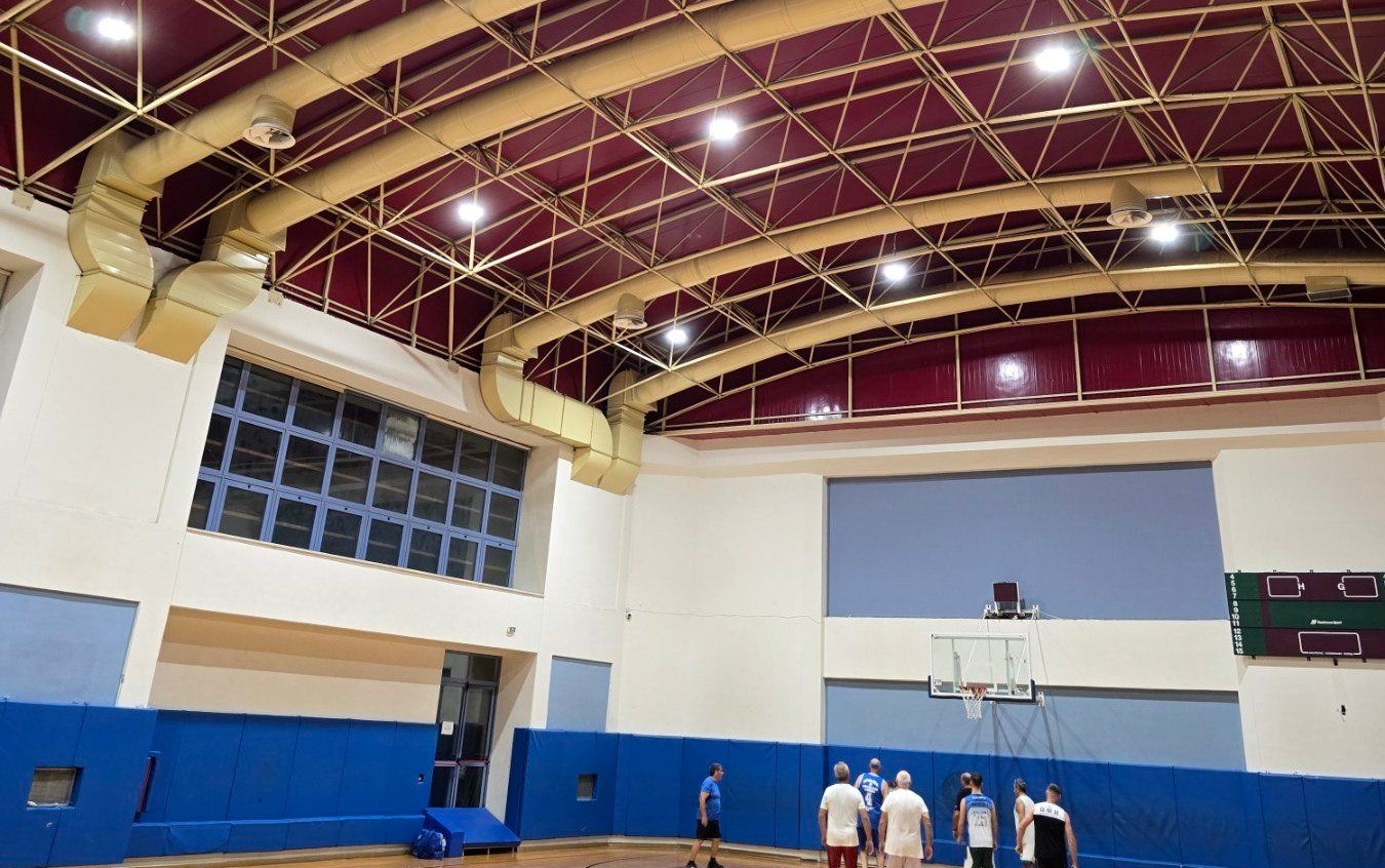 Εργασίες φωτισμού στο κλειστό των Πατελών