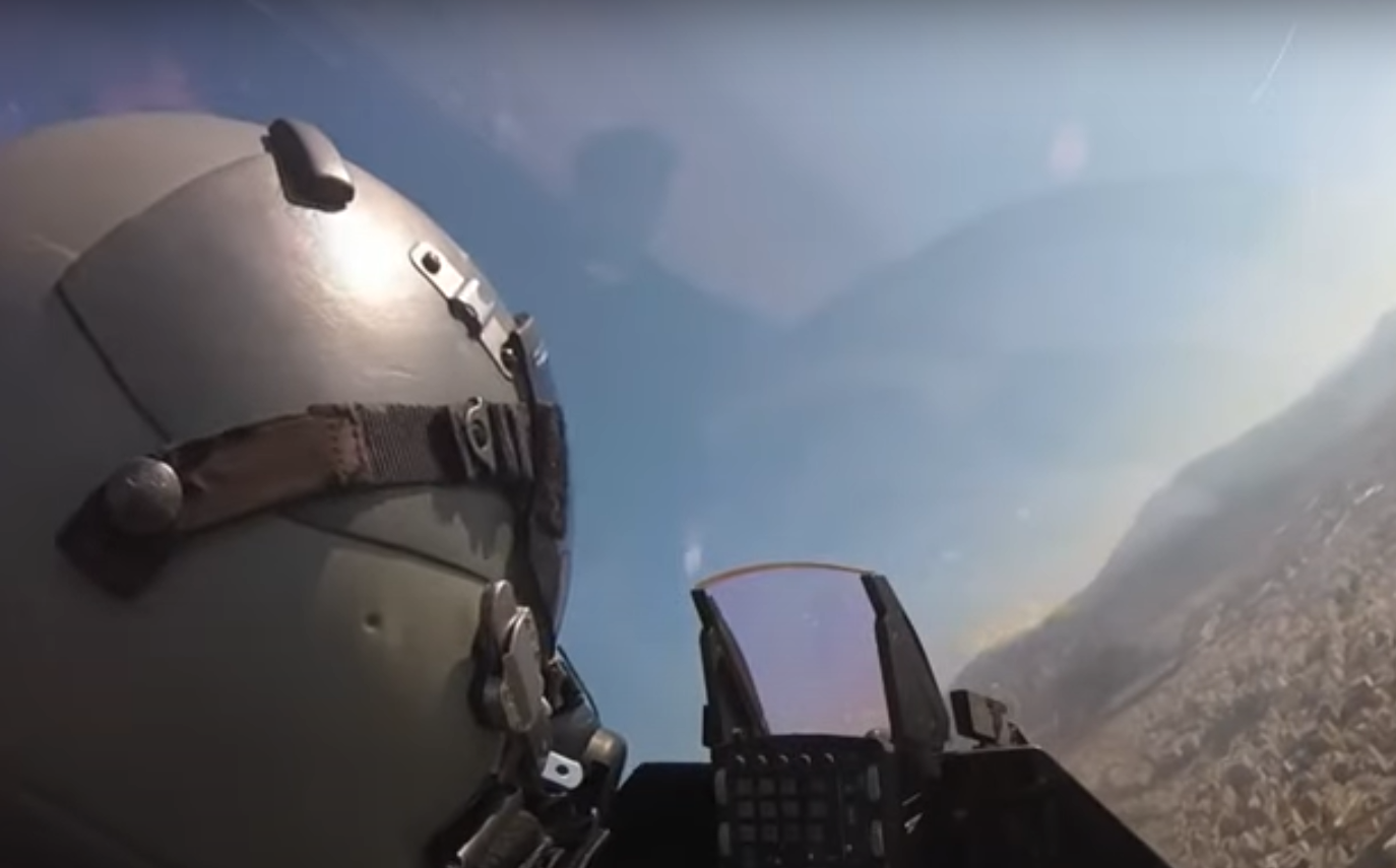 Συγκινεί με το μήνυμα του ο πιλότος του F-16