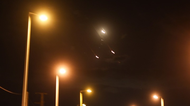 Ισραήλ και Ιράν ανταλλάσσουν απειλές μετά την εκτόξευση 200 ιρανικών πυραύλων