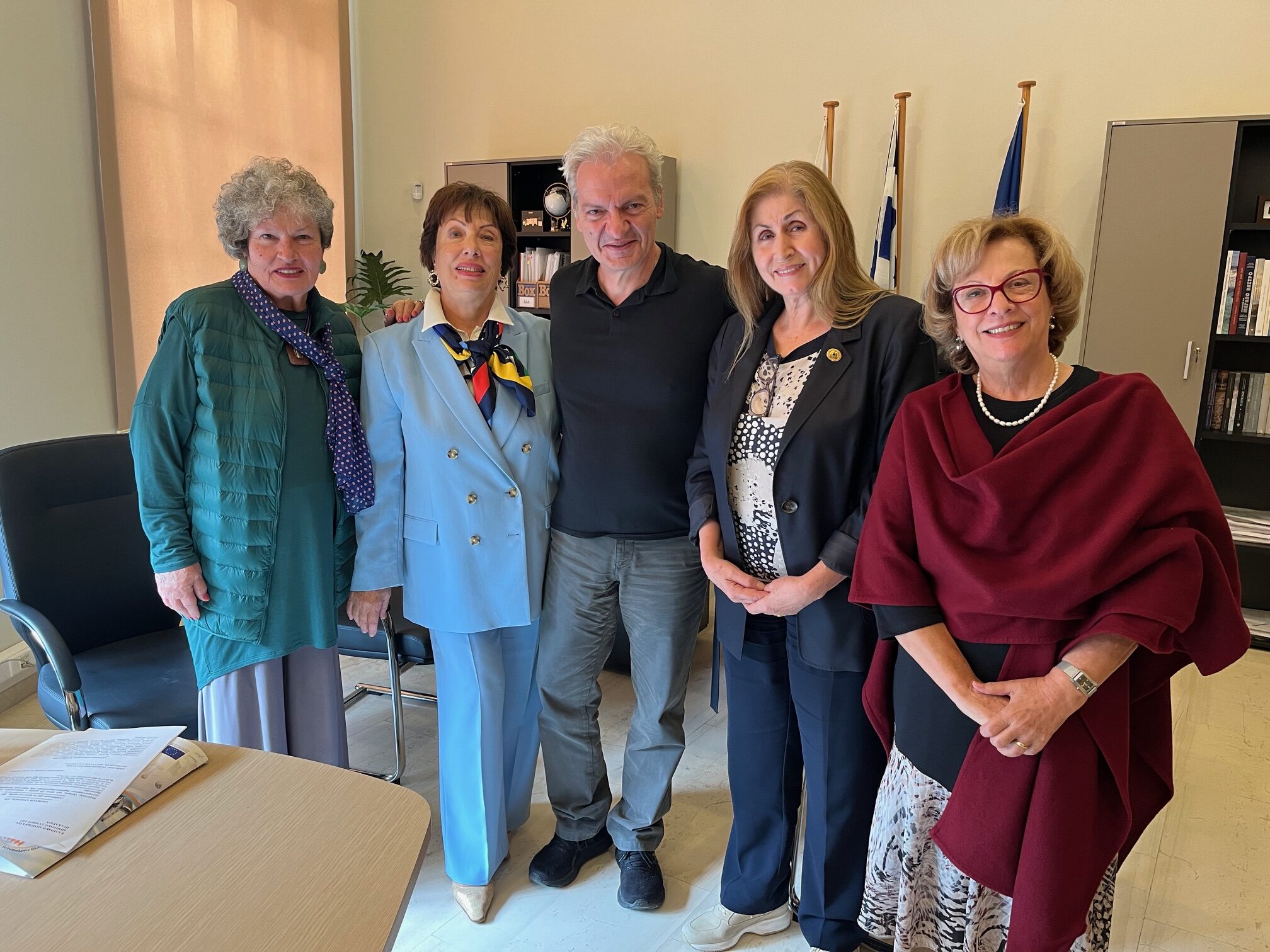 Συνάντηση του Αλ. Καλοκαιρινού με το Δίκτυο Παρέμβασης Γυναικών Κρήτης