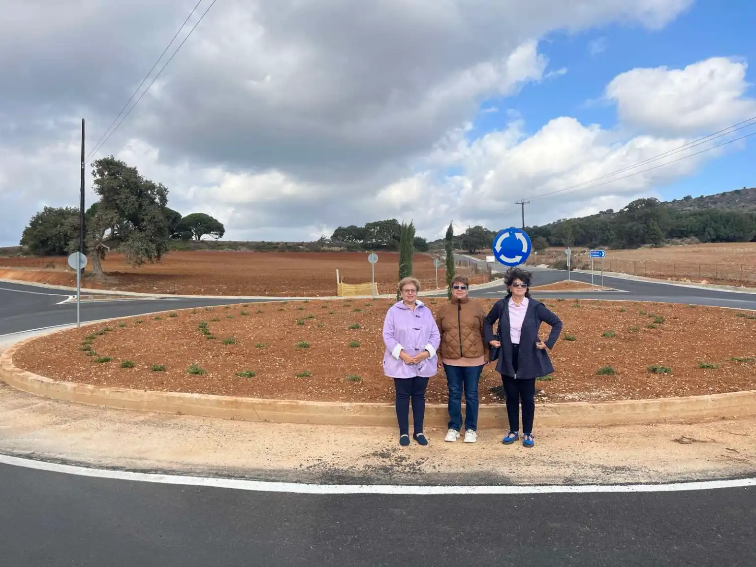 Ολοκληρώθηκαν οι εργασίες κατασκευής του κυκλικού κόμβου στην επαρχιακή οδό από Αρκάδι προς ΧΥΤΑ