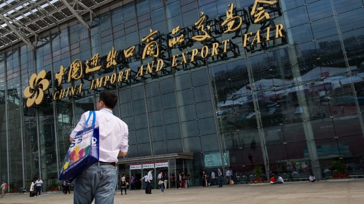 Ρομπότ κατασκευάστηκε από 20.800 χρησιμοποιημένα καπάκια μπουκαλιών