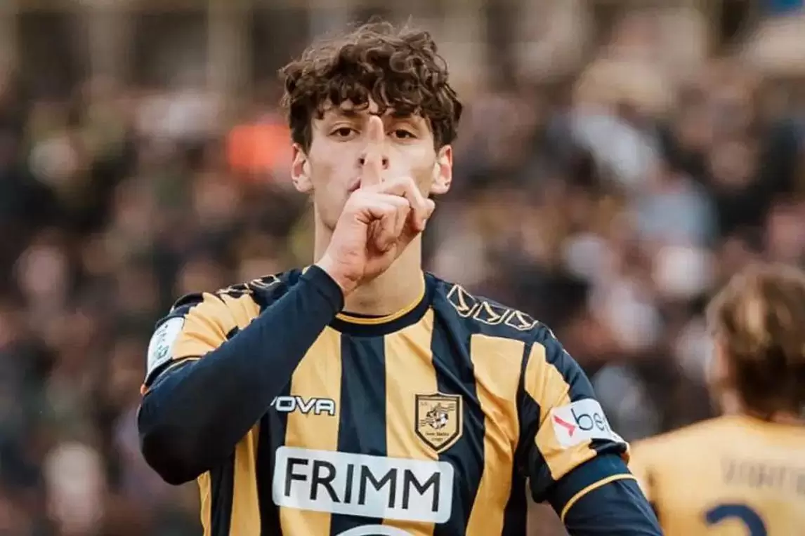 Σάλος στην Ιταλία: O δισέγγονος του Μουσολίνι σκόραρε και οι οπαδοί της Γιούβε Στάμπια χαιρέτησαν ναζιστικά