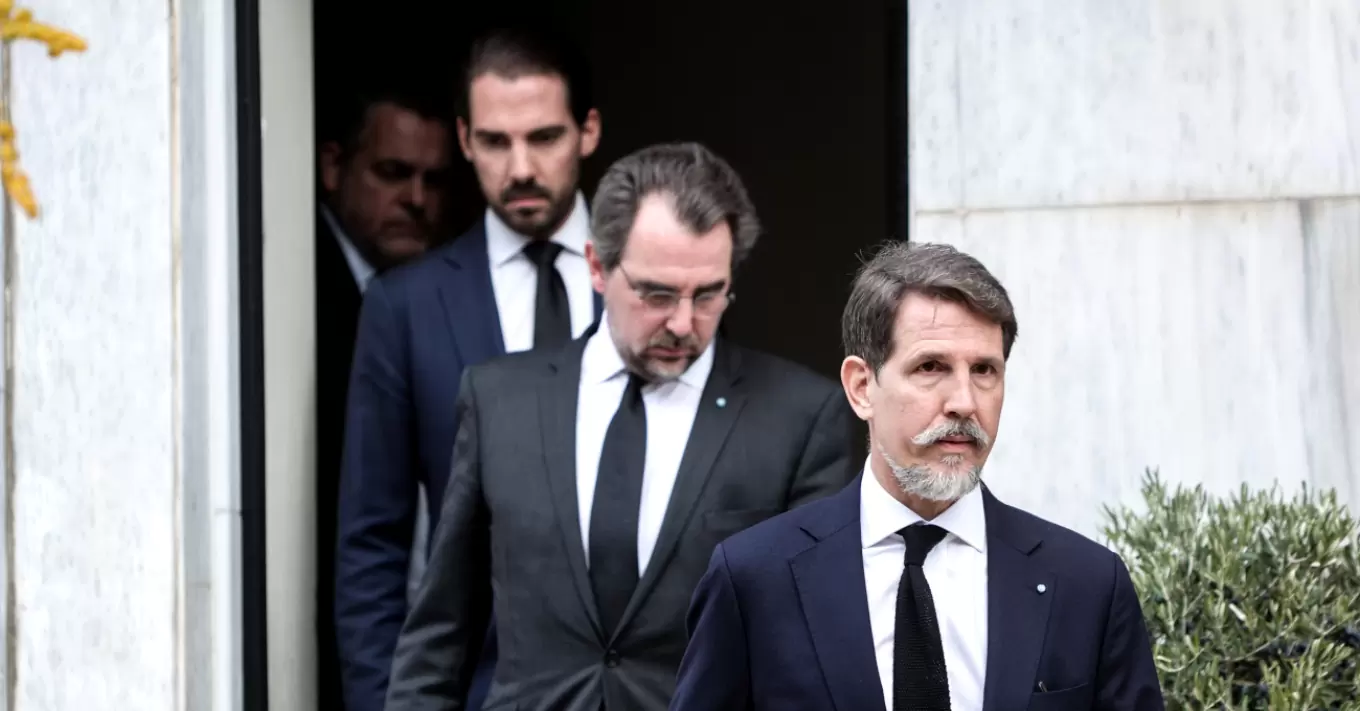 Ντε Γκρες: Ποια προνόμια αποκτά η τέως βασιλική οικογένεια