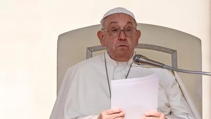Ο πάπας Φραγκίσκος αναφέρθηκε στη Γάζα και στην Ουκρανία στο κυριακάτικο μήνυμά του και ζήτησε να σιγήσουν τα όπλα