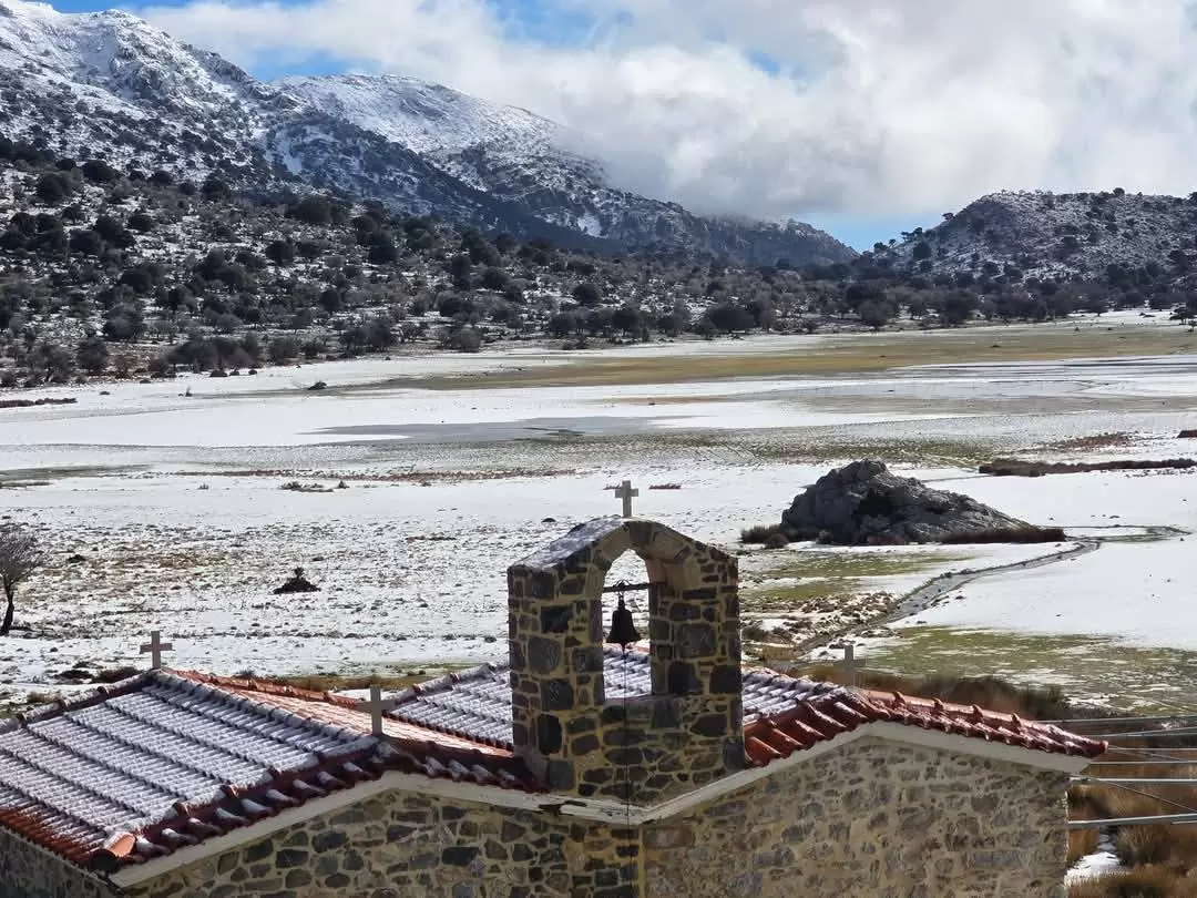 Στα… λευκά ο Ομαλός της Βιάννου