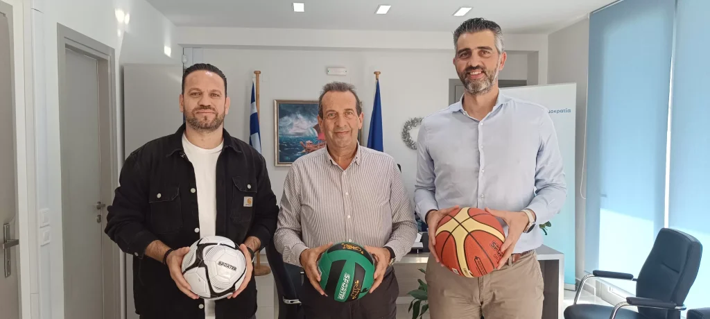 Δήμος Χερσονήσου: 100 μπάλες, προσφοράς του επιχειρηματία Εμμανουήλ Κασσαβέτη