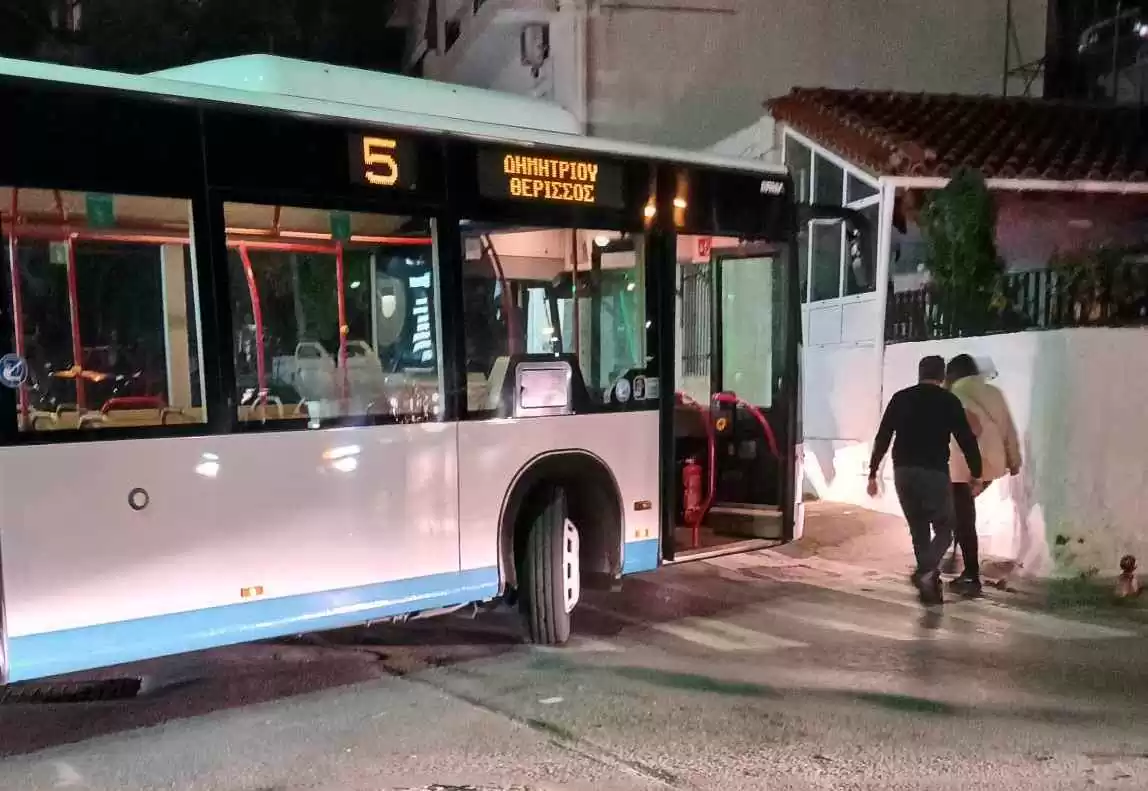 Πάρκαρε και δημιούργησε… κυκλοφοριακό κομφούζιο