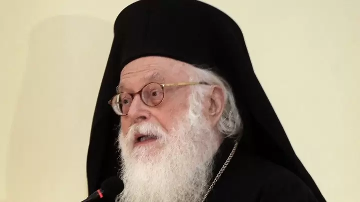 Σε χειρουργική επέμβαση υπεβλήθη ο Αρχιεπίσκοπος Αλβανίας Αναστάσιος