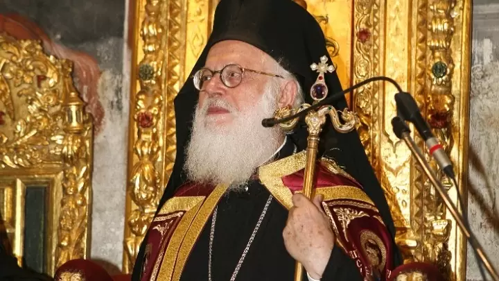 Λαϊκό προσκύνημα στη σορό του μακαριστού Αρχιεπισκόπου Αναστασίου, στον Καθεδρικό Ι.Ν. Αθηνών