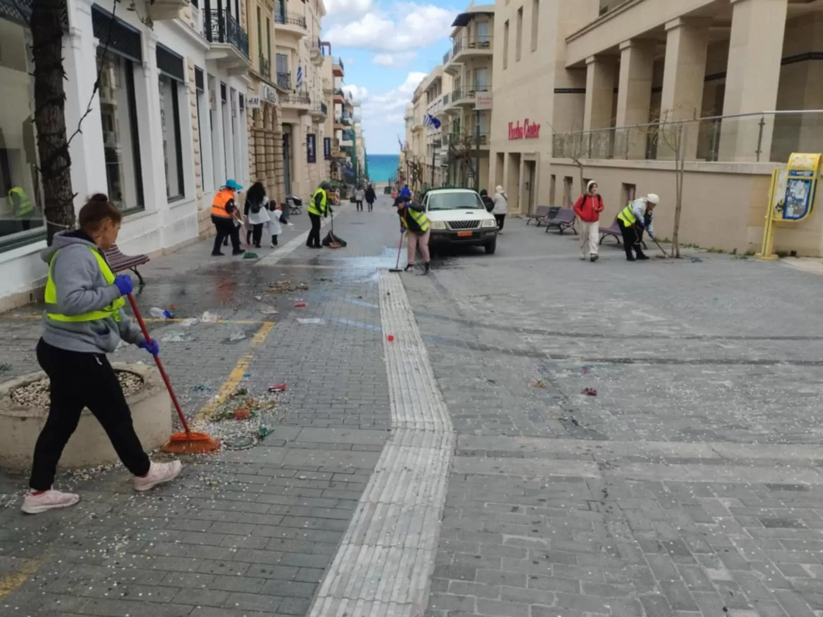 Έπιασαν αμέσως μετά το καρναβάλι δουλειά τα συνεργεία καθαρισμού…
