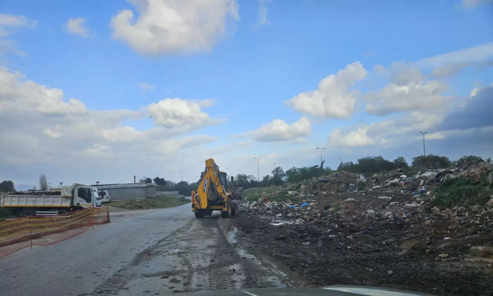 Απομάκρυναν τα απορρίματα δίπλα από το Αστυνομικό Μέγαρο Ηρακλείου