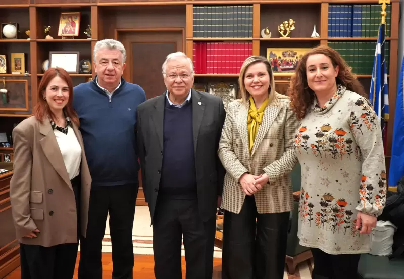 Συνάντηση του περιφερειάρχη Κρήτης με τον πρόεδρο του «Χαμόγελου του Παιδιού»