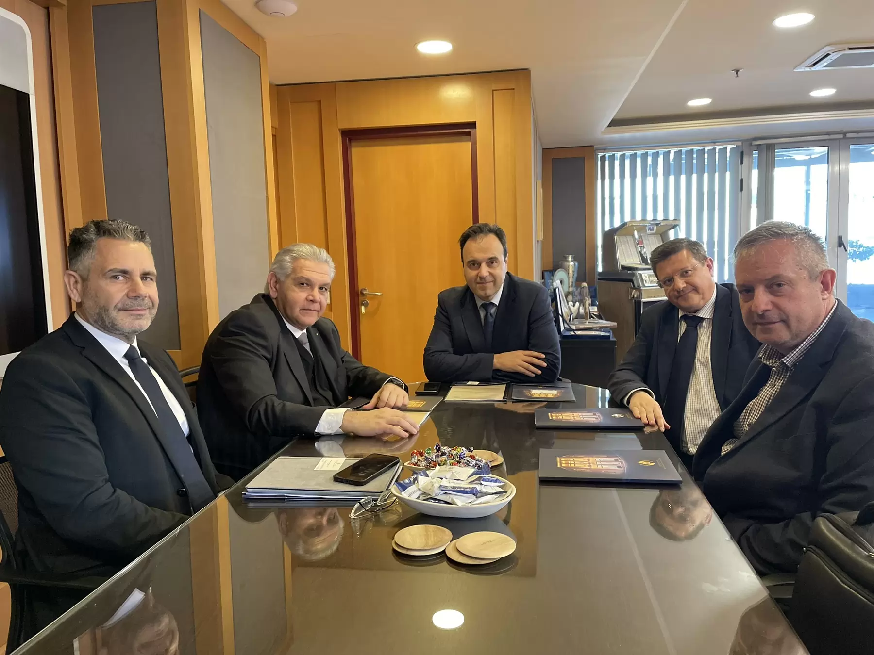 Ο Πρόεδρος του Επιμελητηρίου Ηρακλείου σε εποικοδομητικές συναντήσεις στην Αθήνα