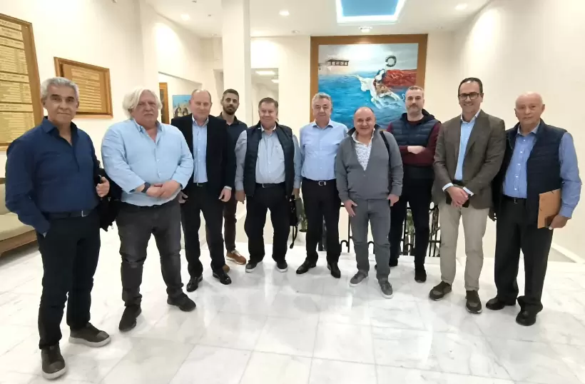 Συνάντηση του περιφερειάρχη Κρήτης με την διοίκηση του Συνδέσμου Ξενοδόχων Κρήτης