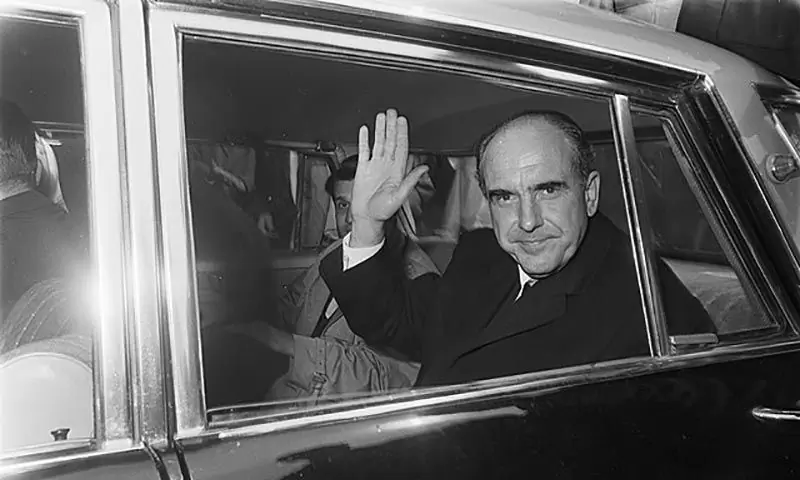 Ανδρέας Παπανδρέου: Προς πώληση η θρυλική Mercedes – Πόσο κοστίζει