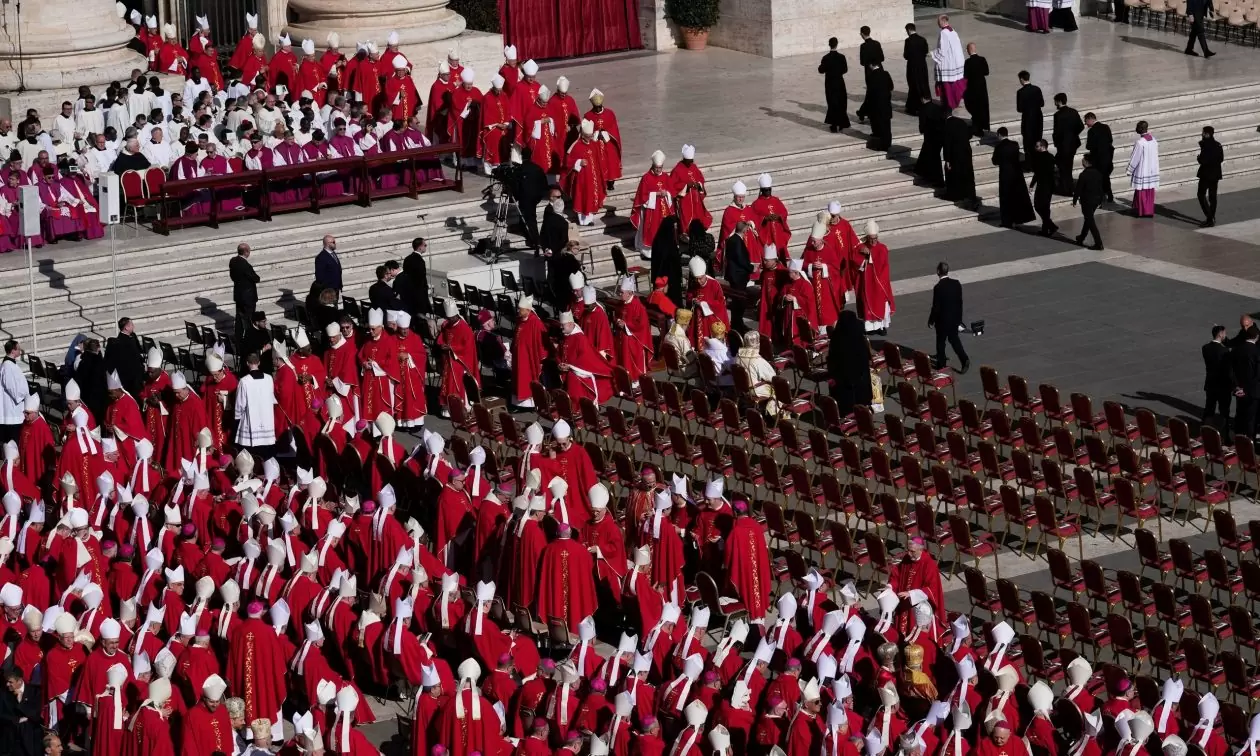 Live: To τελευταίο «αντίο» στον Πάπα Φραγκίσκο