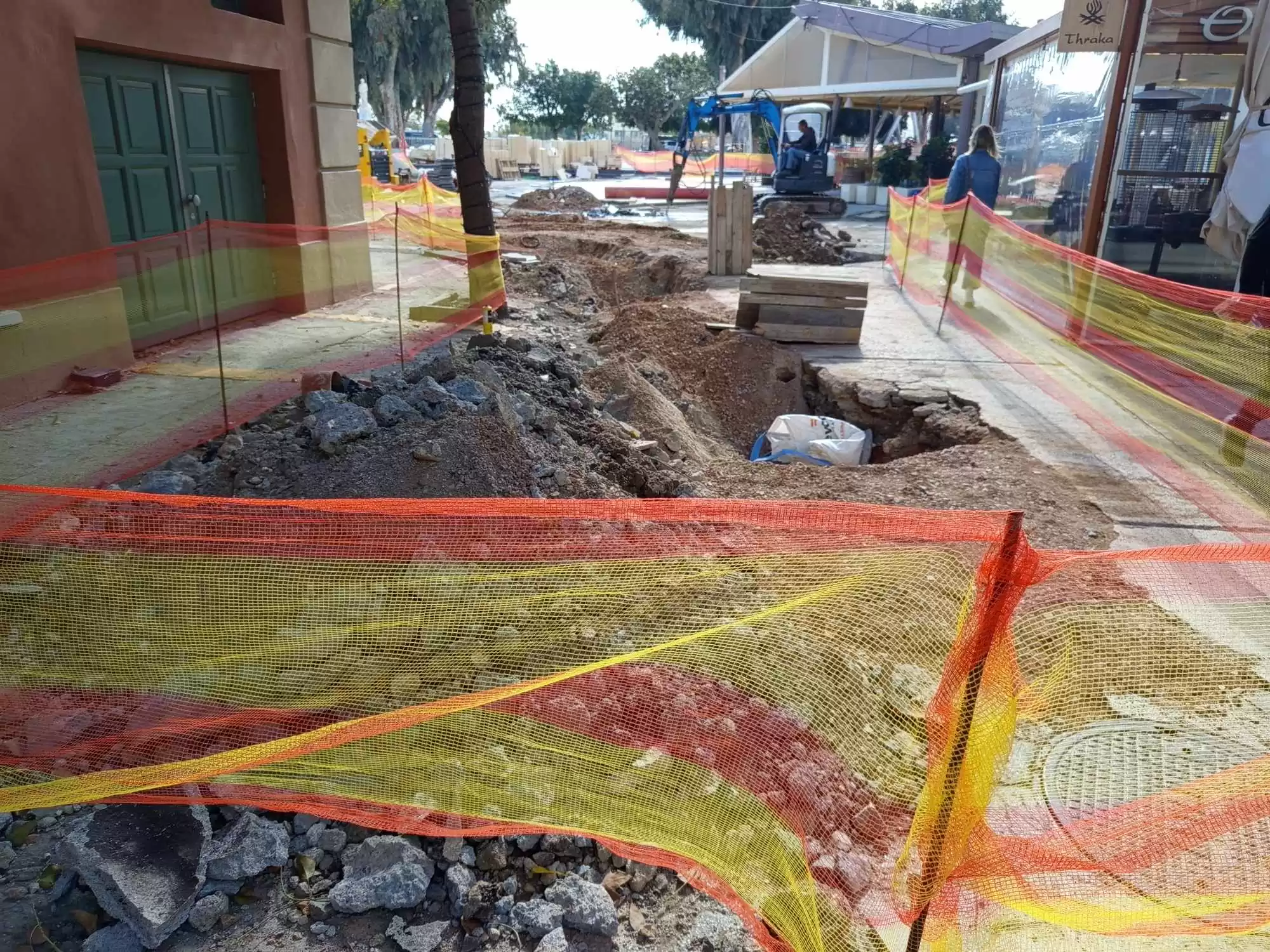 Έργα που καθυστερούν σημαντικά στο Ηράκλειο – Αναστάτωση και ζημιές σε πολίτες και επιχειρηματίες