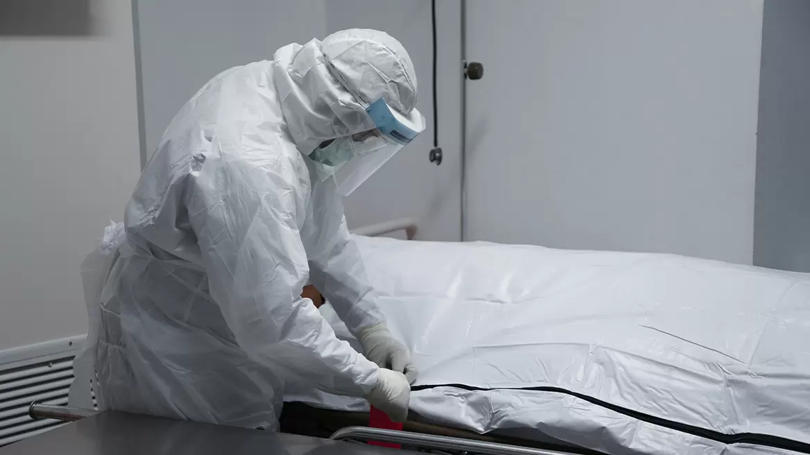 Θεσσαλονίκη: Έξι συλλήψεις για χρηματισμούς στην Ιατροδικαστική Υπηρεσία – Είχαν στήσει «φάμπρικα» ταρίχευσης σορών