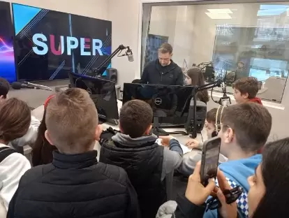 Οι μαθητές του 17 δημοτικού σχολείου Ηρακλείου στον όμιλο της SUPER MEDIA