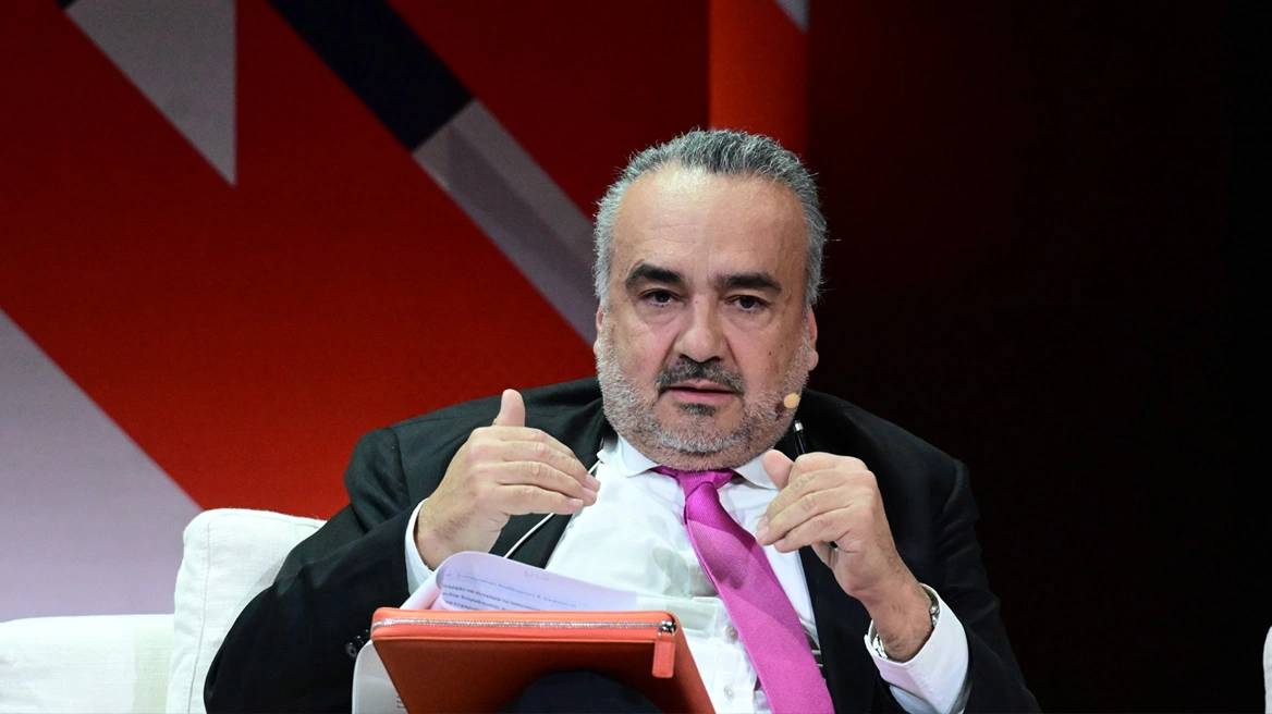 Ο Βερβεσός «έθαψε» την Έκθεση που κατέρριπτε τις θεωρίες συνωμοσίας για τα Τέμπη – Την είχε παραγγείλει ο ίδιος!