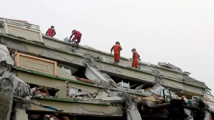 Στους 2.886 οι νεκροί από τον σεισμό στη Μιανμάρ – Άνδρας ανασύρθηκε ζωντανός 5 μέρες μετά τα 7,7 Ρίχτερ