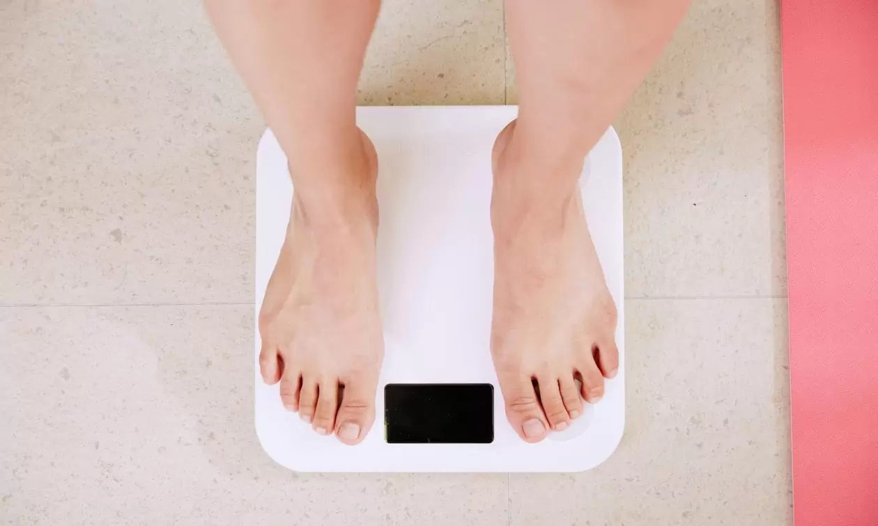 Αποτοξίνωση μετά το Πάσχα: Τρία φυσικά ροφήματα για να διώξετε το… φούσκωμα