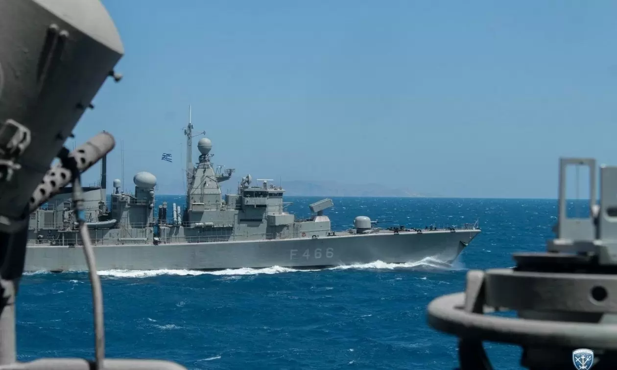 Η Αθήνα μετατρέπει το νότιο μέτωπο της Κρήτης σε ζώνη προβολής ισχύος με φόντο τις αυξανόμενες ροές