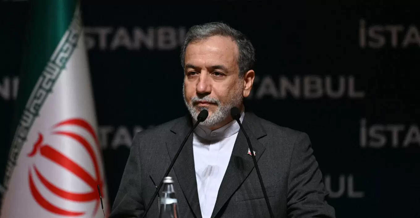 Ο Ιρανός ΥΠΕΞ μεταβαίνει στην Μόσχα: «Οι αμερικανικές επιθέσεις ξεπέρασαν την κόκκινη γραμμή»