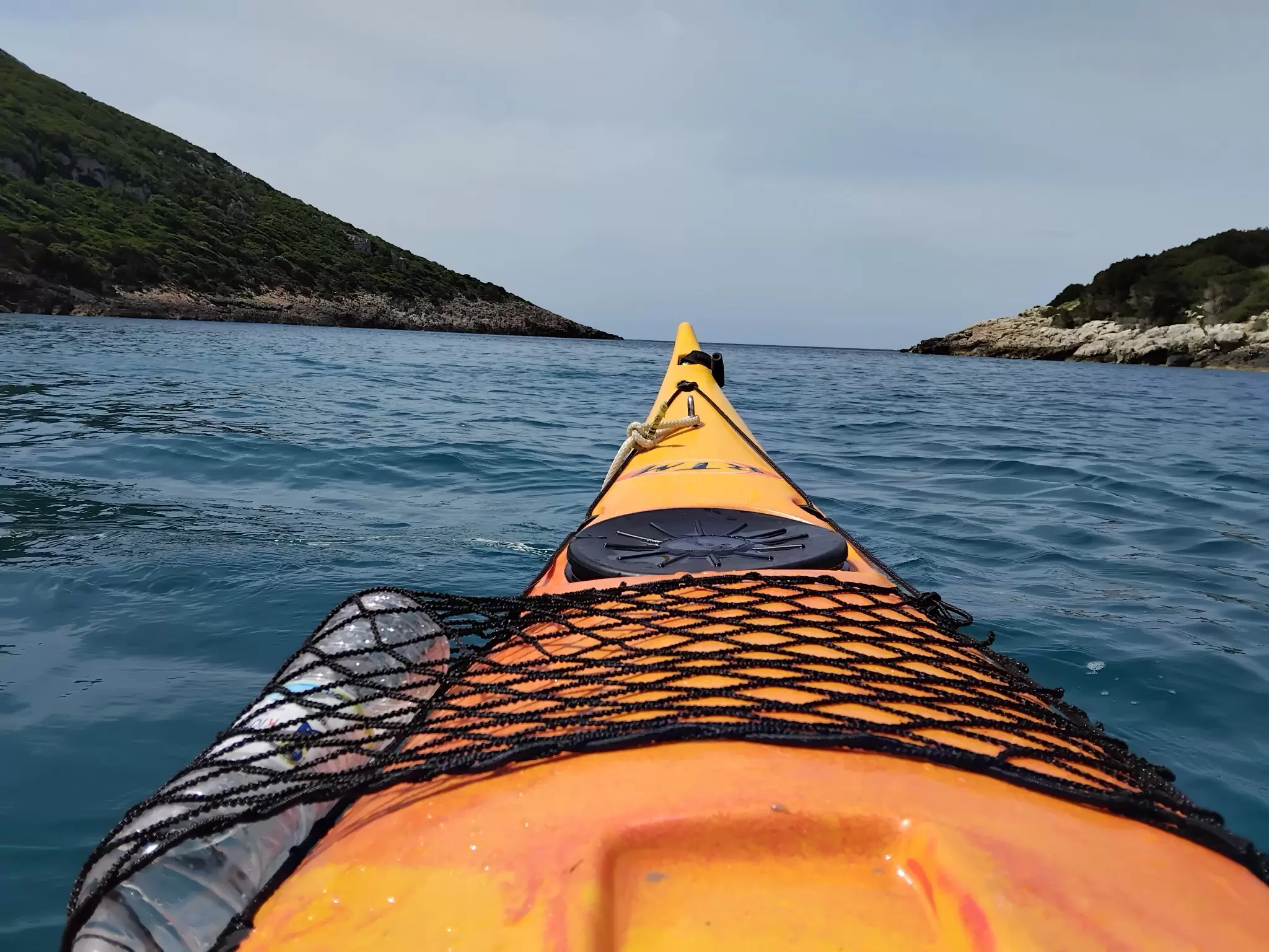 Συνεχίζονται οι έρευνες για τον εντοπισμό του χειριστή κανό