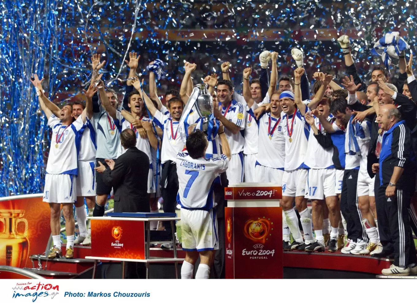Όταν η Ελλάδα τρέλανε την Ευρώπη σηκώνοντας το Euro 2004 – Τι κάνουν 21 χρόνια μετά οι πρωταθλητές Ευρώπης