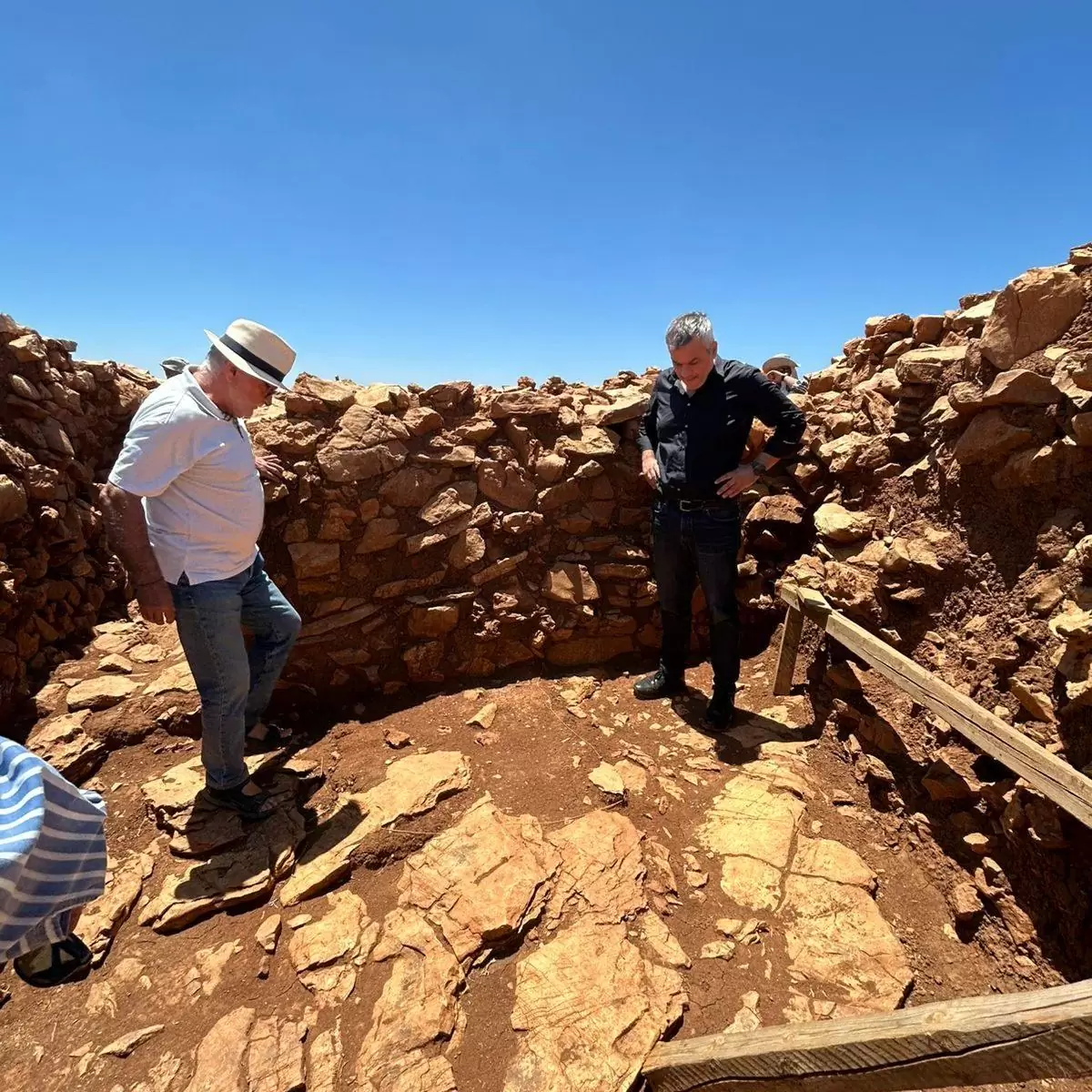 Στο αρχαιολογικό εύρημα στον λόφο Παπούρα ο Χ. Μαμουλάκης