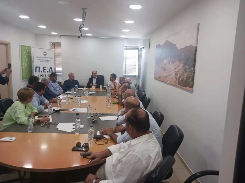 Σύσκεψη ΠΕΔ Κρήτης: Προσωρινή φιλοξενία, όχι κλειστές δομές