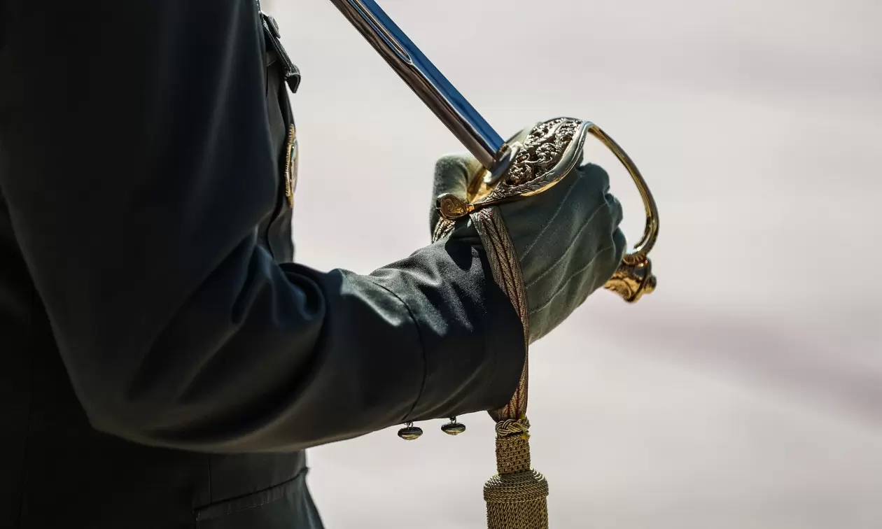 Αυξήσεις σε στρατιωτικούς, αναδρομικά σε απόστρατους – Ποιοι θα λάβουν επιστροφές