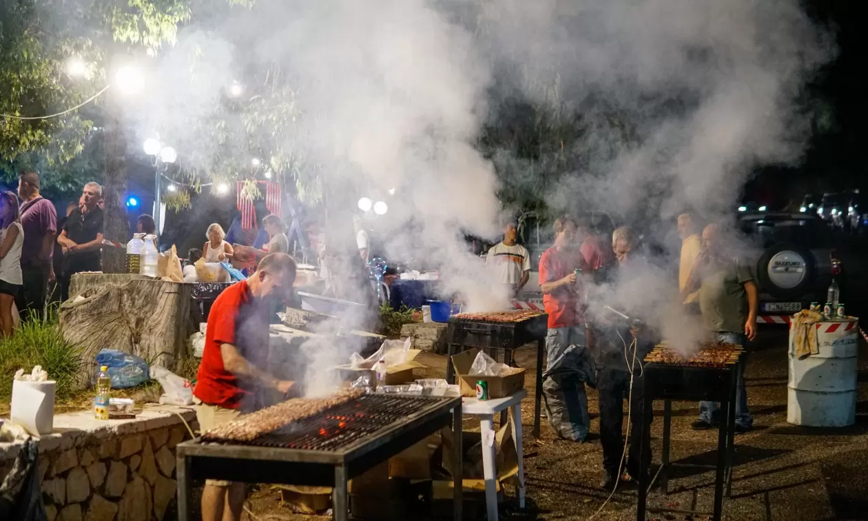 Είδος πολυτελείας προβατίνα και μοσχαρίσιο κρέας στα πανηγύρια – Πόσο αυξήθηκαν σε σχέση με πέρυσι