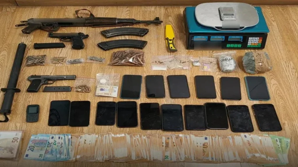 Εξαρθρώθηκε εγκληματική οργάνωση ναρκωτικών με κέρδη 8 εκατ. ευρώ