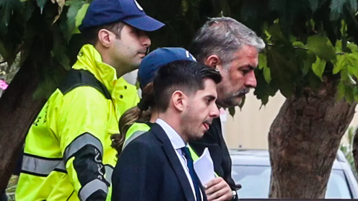 Για τις 8 Οκτωβρίου αναβλήθηκε από το αυτόφωρο η δίκη του ηθοποιού Βασίλη Μπισμπίκη