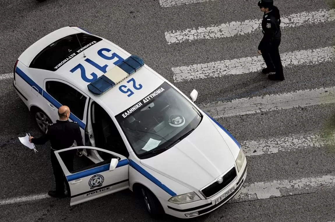 Γλυφάδα: Άστεγος χτύπησε 70χρονη με πέτρα – Είχε αποδράσει 18 φορές από ψυχιατρεία