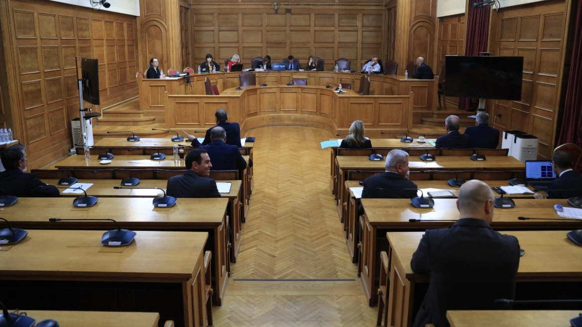 Εξεταστική για ΟΠΕΚΕΠΕ: Υψηλοί τόνοι μεταξύ ΝΔ – Αντιπολίτευσης για την άρνηση του Γ. Ξυλούρη να καταθέσει