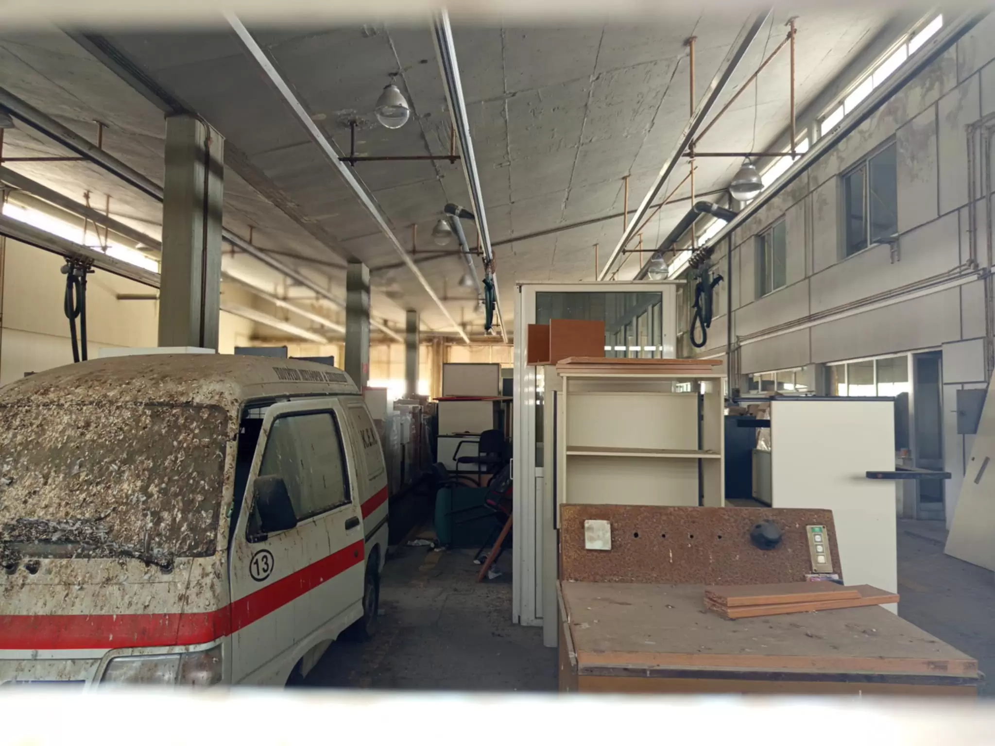 Παλιό ΚΤΕΟ Ηρακλείου: Το νεκρό κουφάρι,που ανήκει στην Περιφέρεια Κρήτης!